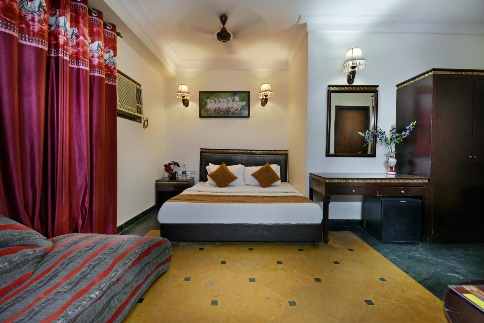 Hotel Express New Delhi Bagian luar foto