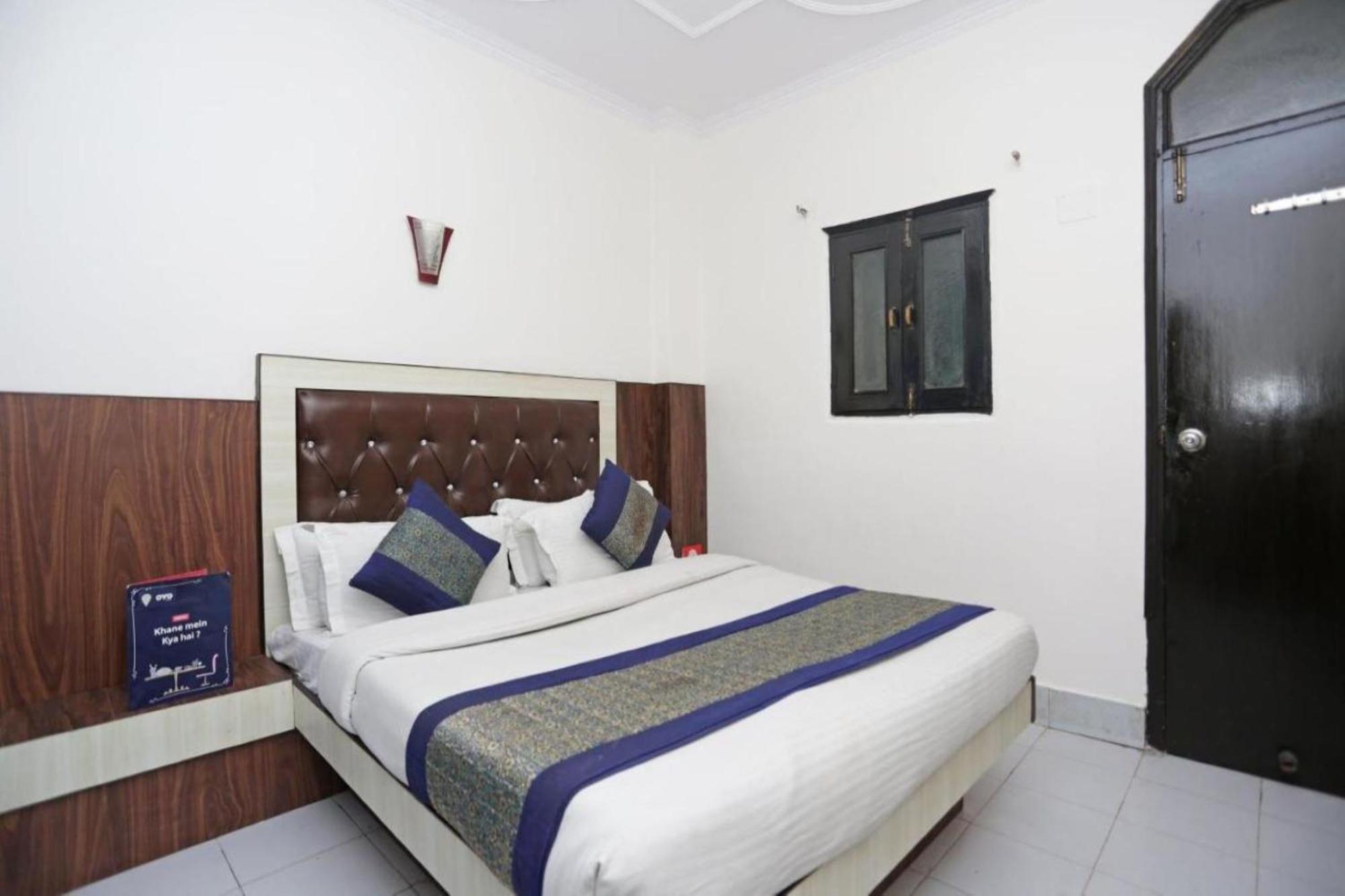 Hotel Express New Delhi Bagian luar foto
